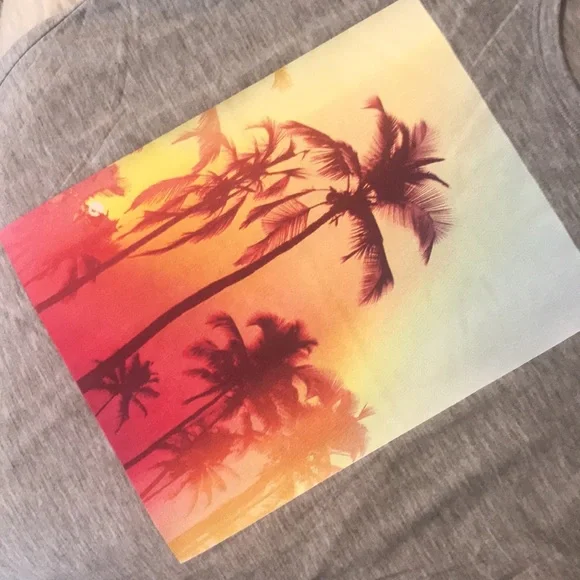 NWT! Old Navy Active Go-Dry tee shirt 🌴 - Picture 3 of 6